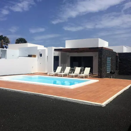 Villa Casa Montana Aroa - Beautiful 3 Bedroom Playa Blanca Heated Pool Wifi *