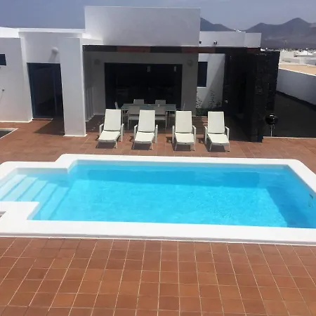 Villa Casa Montana Aroa - Beautiful 3 Bedroom Playa Blanca Heated Pool Wifi